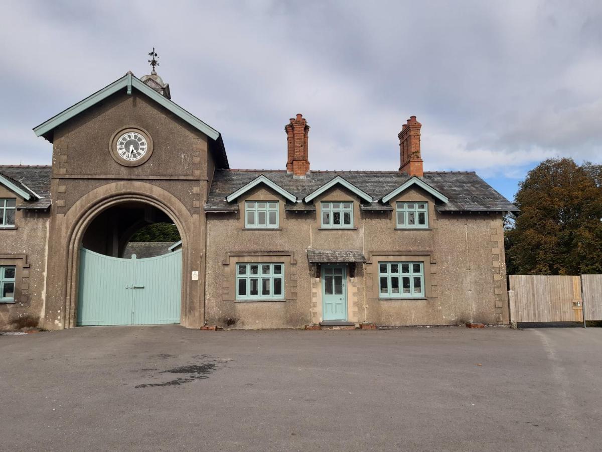 176 Glan Gwna Park Caernarfon * Caeathro